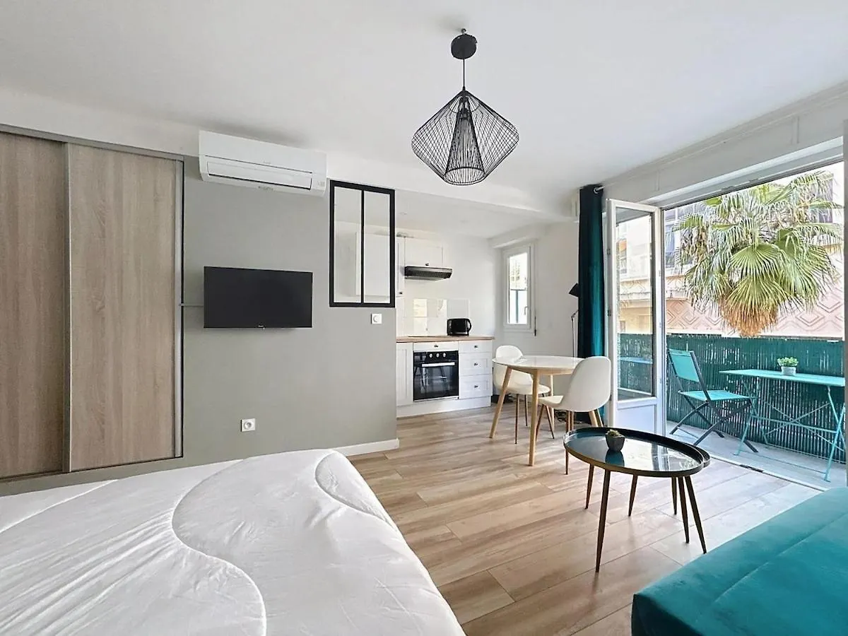 Studio Proche Gare, Balcon Cannes 0*,  France