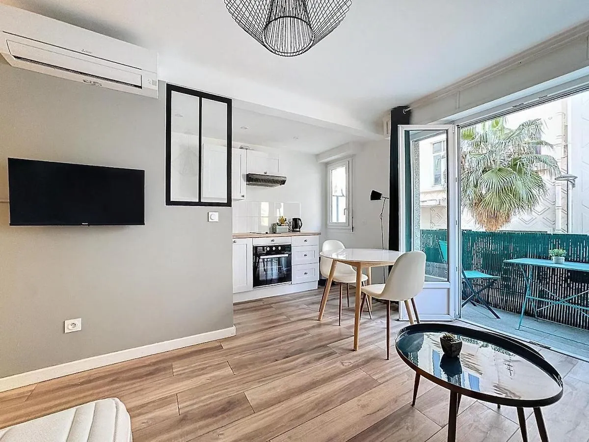 Apartment Studio Proche Gare, Balcon Cannes